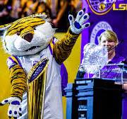 Louisiana State University at Lafayette Logo